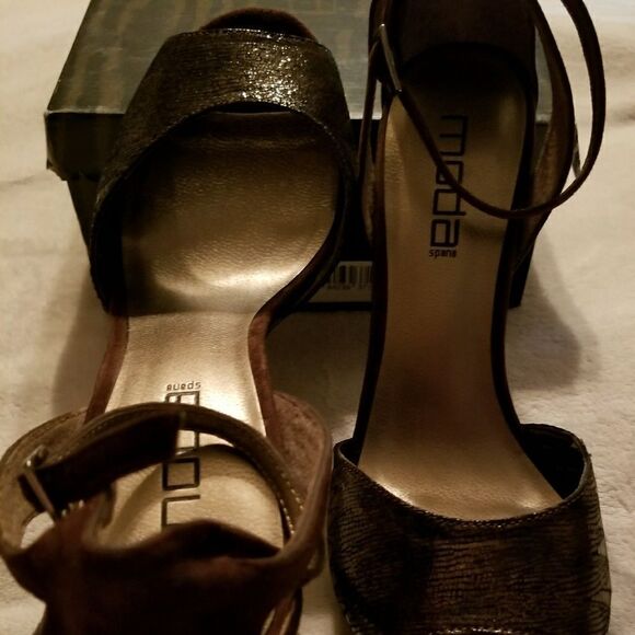 Women's Heels - Picture 3 of 4